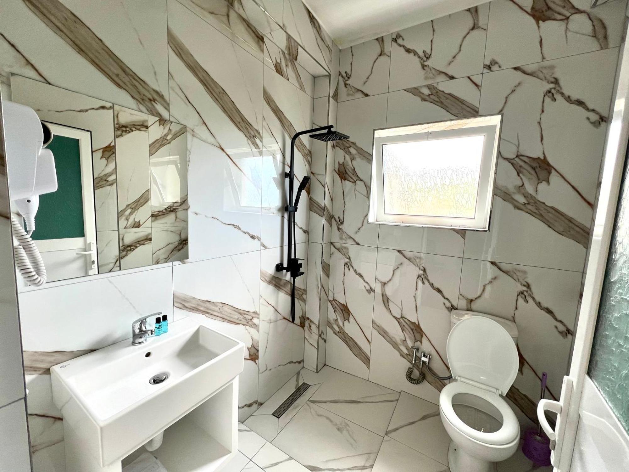 Redi'S Seaview Apartments Sarandë 외부 사진