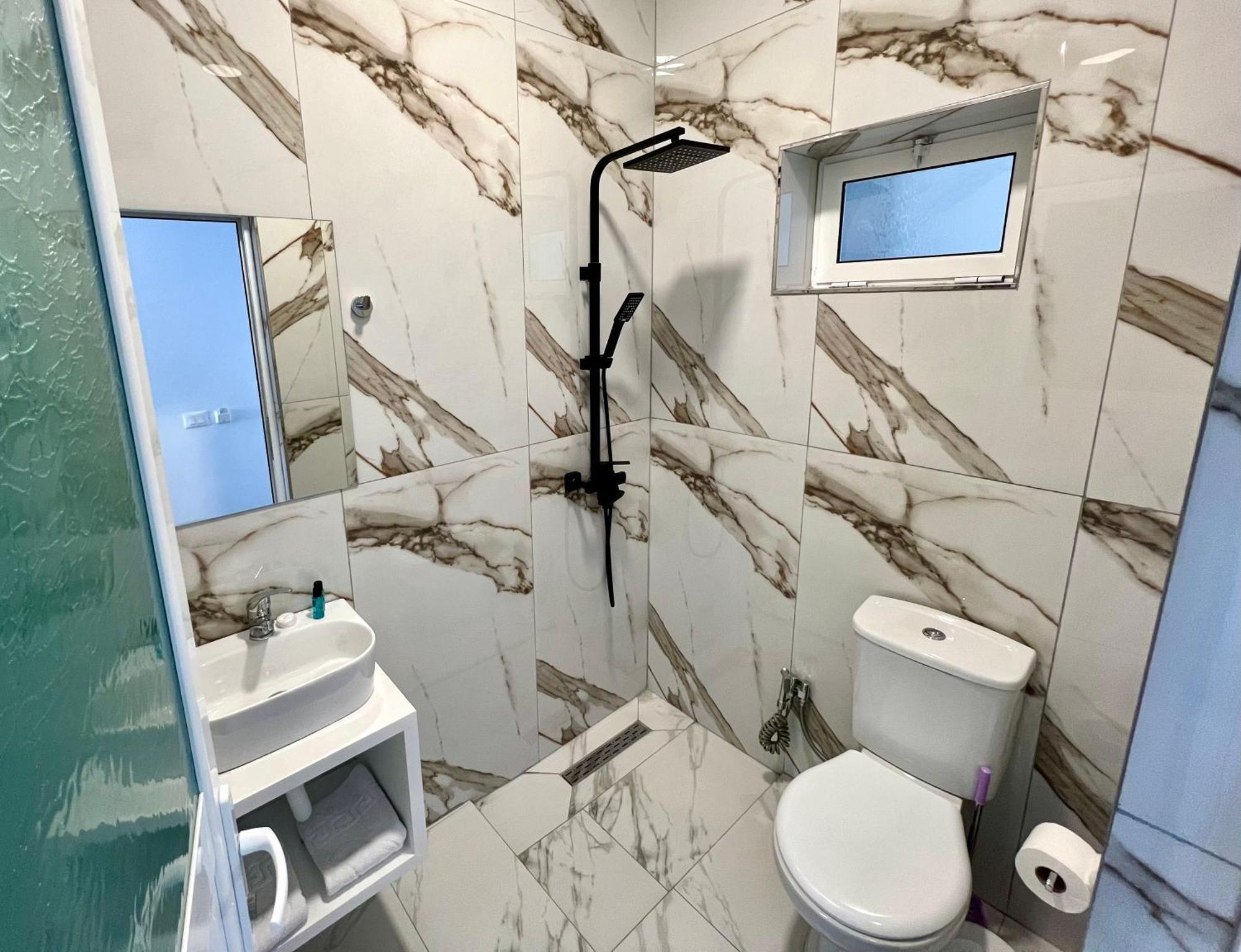 Redi'S Seaview Apartments Sarandë 외부 사진